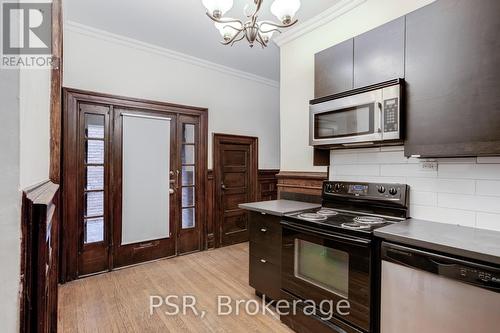 200 - 678 Huron Street, Toronto, ON - Indoor Photo Showing Kitchen