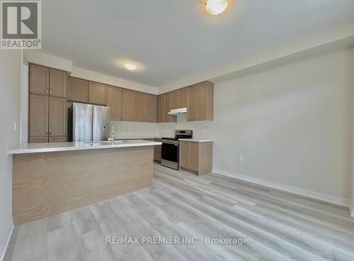 4 Ken Davie Gate, Georgina, ON - Indoor Photo Showing Kitchen