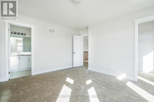 62 Allenwood Road S, Springwater, ON - Indoor Photo Showing Other Room