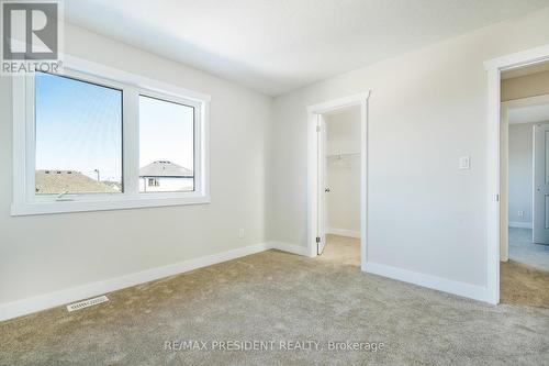 62 Allenwood Road S, Springwater, ON - Indoor Photo Showing Other Room