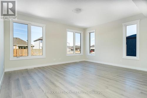 62 Allenwood Road S, Springwater, ON - Indoor Photo Showing Other Room