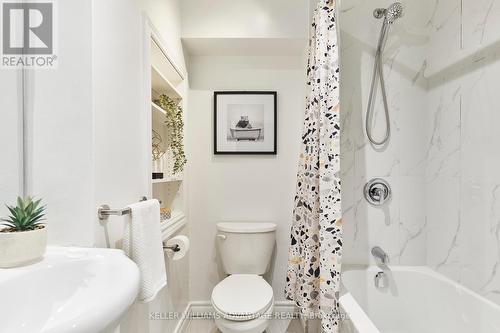 359 Westmoreland Avenue N, Toronto, ON - Indoor Photo Showing Bathroom