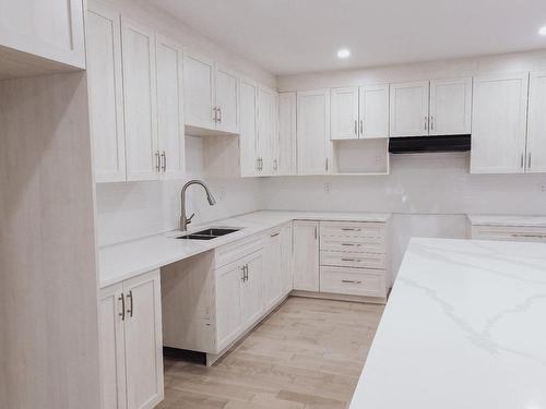 Cuisine - 577 Rue Couture, Saint-Jean-Sur-Richelieu, QC - Indoor Photo Showing Kitchen With Double Sink