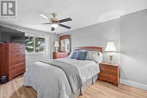 28 - 302 Vine Street, St. Catharines (444 - Carlton/Bunting), ON - Indoor Photo Showing Bedroom