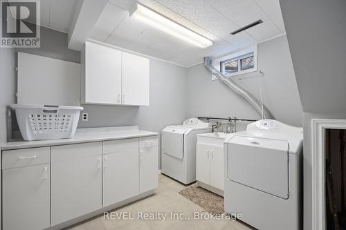 28 - 302 Vine Street, St. Catharines (444 - Carlton/Bunting), ON - Indoor Photo Showing Laundry Room