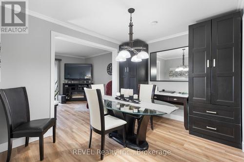 28 - 302 Vine Street, St. Catharines (444 - Carlton/Bunting), ON - Indoor Photo Showing Dining Room