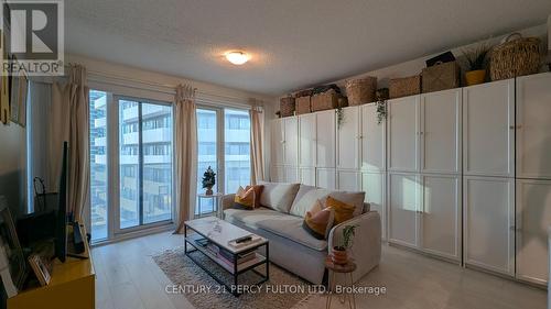 1606 - 100 Harbour Street, Toronto, ON - Indoor