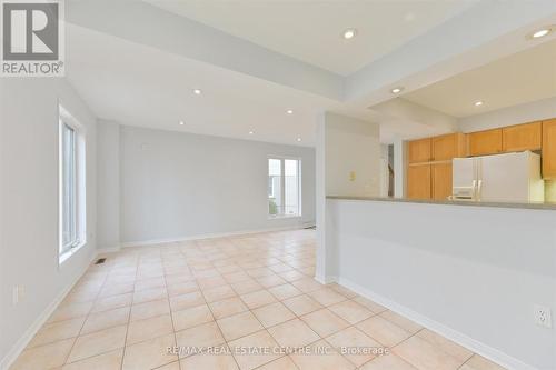 602 Amaretto Avenue, Pickering, ON - Indoor Photo Showing Kitchen