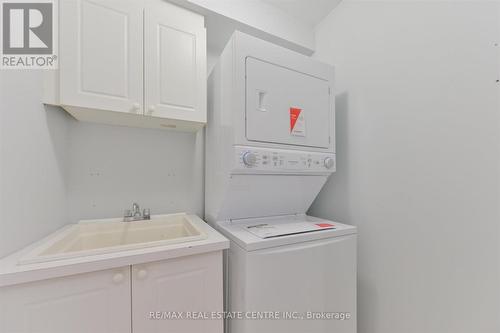 602 Amaretto Avenue, Pickering, ON - Indoor Photo Showing Laundry Room