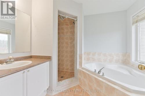 602 Amaretto Avenue, Pickering, ON - Indoor Photo Showing Bathroom