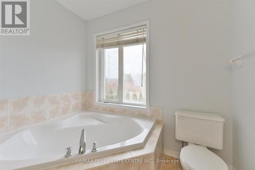 602 Amaretto Avenue, Pickering, ON - Indoor Photo Showing Bathroom