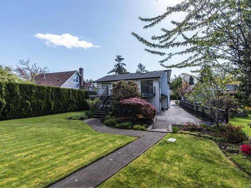 3520 Maplewood Rd, Saanich, BC 