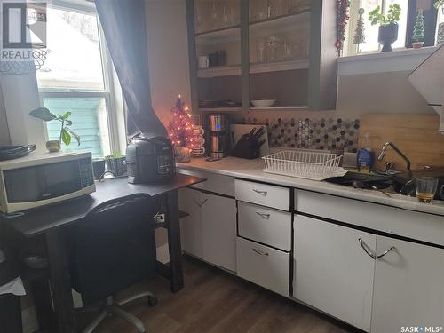 964 Retallack Street, Regina, SK - Indoor Photo Showing Kitchen With Double Sink