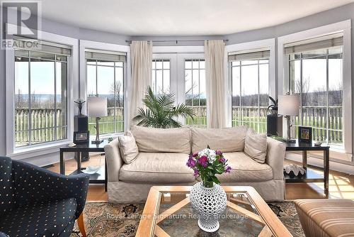 807035 25Th Side Road, Grey Highlands, ON - Indoor Photo Showing Living Room