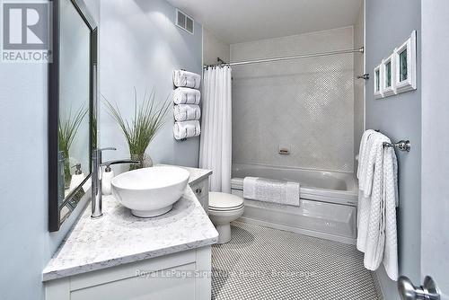 807035 25Th Side Road, Grey Highlands, ON - Indoor Photo Showing Bathroom