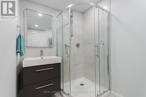 76 Brownstone Circle, Vaughan, ON - Indoor Photo Showing Bathroom