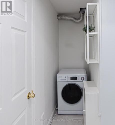 76 Brownstone Circle, Vaughan, ON - Indoor Photo Showing Laundry Room