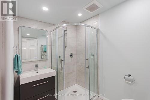 76 Brownstone Circle, Vaughan, ON - Indoor Photo Showing Bathroom