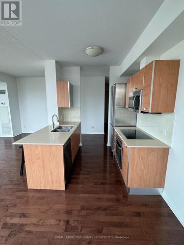 1004 - 3391 Bloor Street W, Toronto, ON - Indoor Photo Showing Kitchen