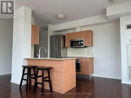 1004 - 3391 Bloor Street W, Toronto, ON - Indoor Photo Showing Kitchen