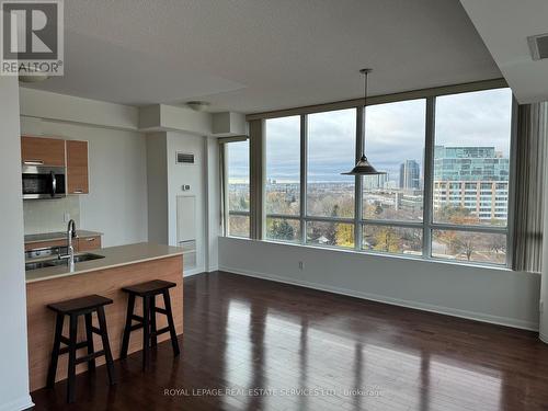 1004 - 3391 Bloor Street W, Toronto, ON - Indoor Photo Showing Kitchen