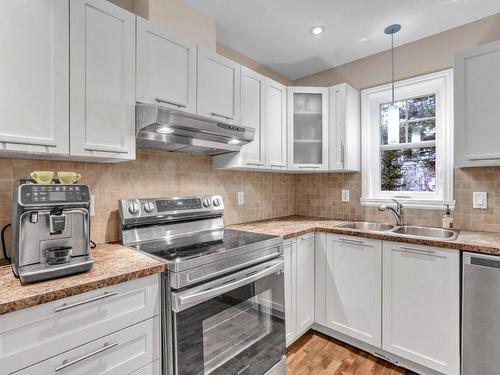 Kitchen - 1185 Rue Des Cavalières, Bromont, QC - Indoor Photo Showing Kitchen With Double Sink