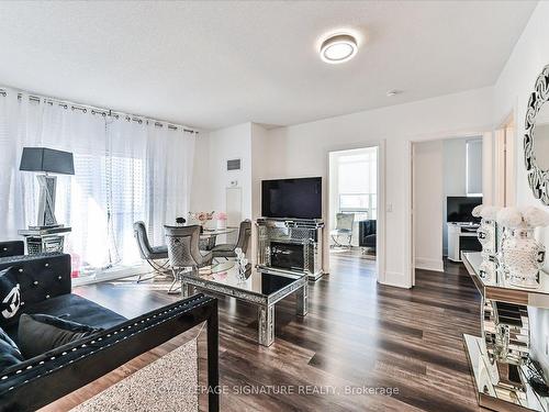 2304-330 Burnhamthorpe Rd W, Mississauga, ON - Indoor Photo Showing Living Room