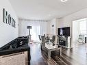 2304-330 Burnhamthorpe Rd W, Mississauga, ON  - Indoor Photo Showing Living Room 