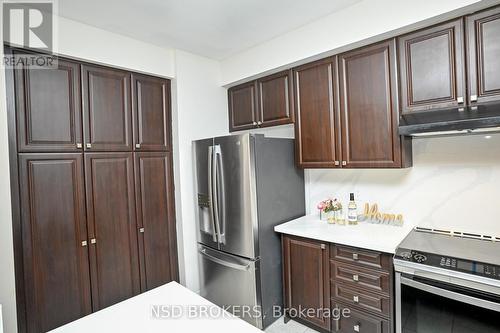 61 Esther Crescent, Thorold, ON - Indoor Photo Showing Kitchen