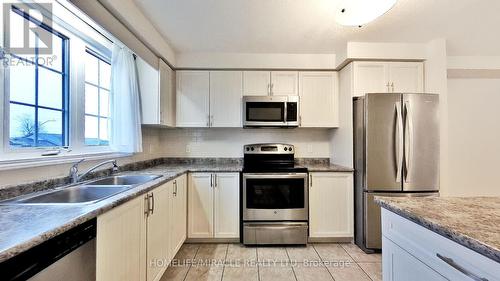 184 Maitland Street, Kitchener, ON - Indoor Photo Showing Kitchen With Double Sink