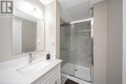 61 Cutters Crescent, Brampton, ON - Indoor Photo Showing Bathroom