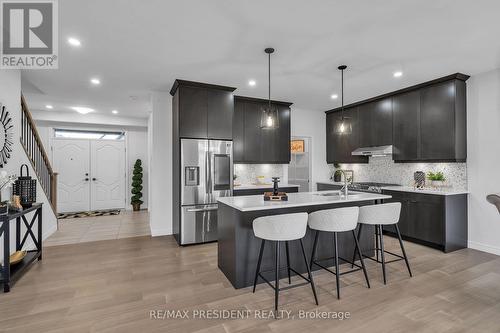 1514 Drew Street, London, ON - Indoor Photo Showing Kitchen With Upgraded Kitchen