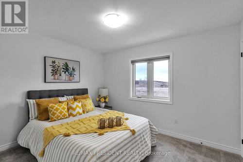 1514 Drew Street, London, ON - Indoor Photo Showing Bedroom