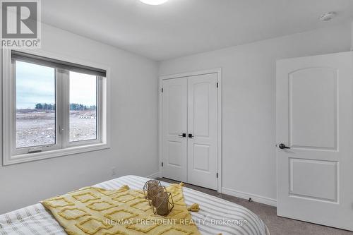 1514 Drew Street, London, ON - Indoor Photo Showing Bedroom