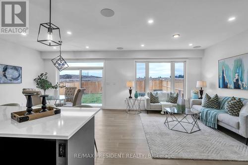 1514 Drew Street, London, ON - Indoor Photo Showing Living Room