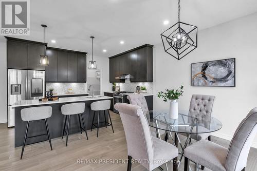 1514 Drew Street, London, ON - Indoor Photo Showing Dining Room