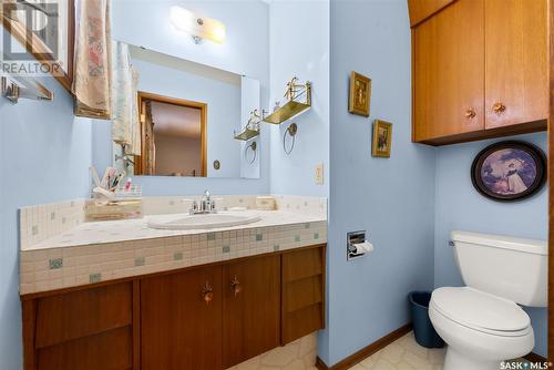 109 Milne Street N, Regina, SK - Indoor Photo Showing Bathroom