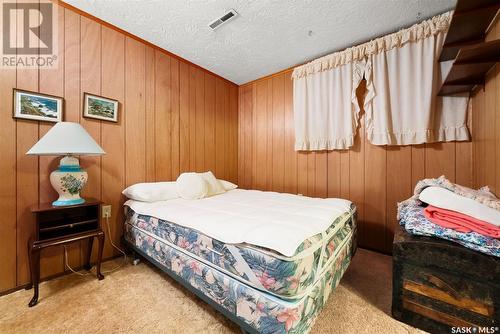 109 Milne Street N, Regina, SK - Indoor Photo Showing Bedroom