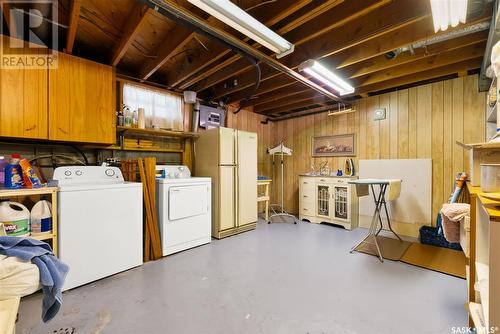 109 Milne Street N, Regina, SK - Indoor Photo Showing Laundry Room