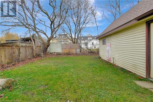 View of yard - 24 Crombie Street, Cambridge, ON - Outdoor