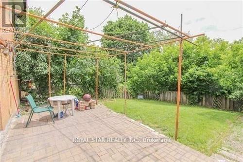 Upper - 31 Lakeland Drive, Toronto, ON - Outdoor