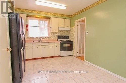 Upper - 31 Lakeland Drive, Toronto, ON - Indoor Photo Showing Kitchen With Double Sink