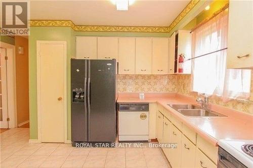 Upper - 31 Lakeland Drive, Toronto, ON - Indoor Photo Showing Kitchen With Double Sink