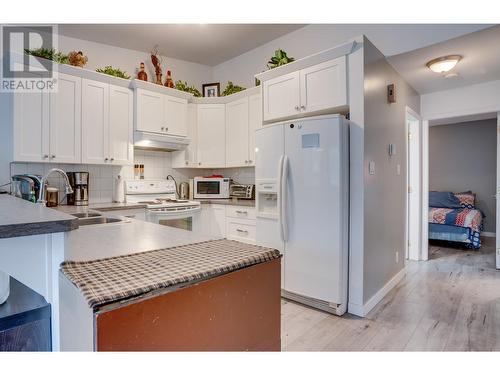 434 Maduik Avenue, Sicamous, BC - Indoor Photo Showing Kitchen With Double Sink