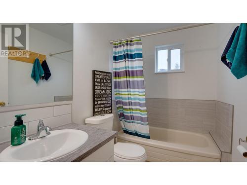 434 Maduik Avenue, Sicamous, BC - Indoor Photo Showing Bathroom