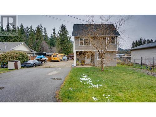 434 Maduik Avenue, Sicamous, BC - Outdoor