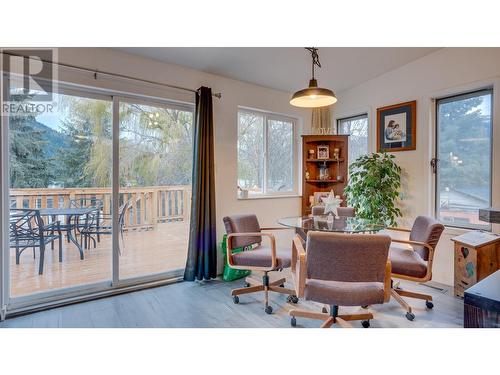 434 Maduik Avenue, Sicamous, BC - Indoor