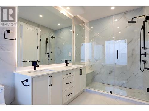 8928 Tavistock Road, Vernon, BC - Indoor Photo Showing Bathroom