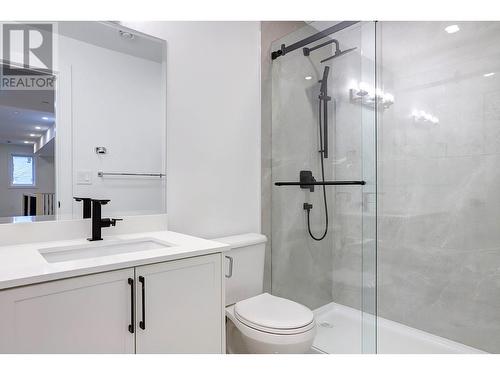 8928 Tavistock Road, Vernon, BC - Indoor Photo Showing Bathroom