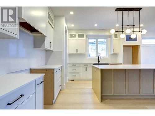 8928 Tavistock Road, Vernon, BC - Indoor Photo Showing Kitchen